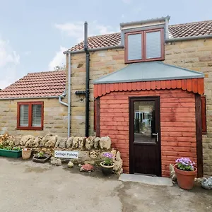 https://farm-yard-cottage.yorkshirehotels.net